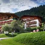 Alpin Aparthotel 3*